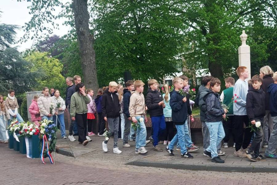 Veel belangstelling voor Dodenherdenking in Sint Nicolaasga