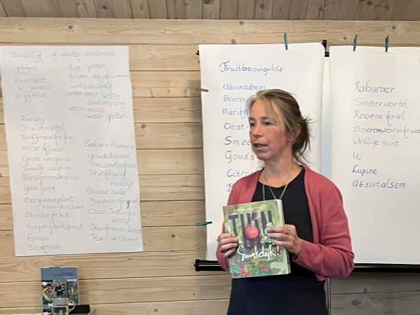 Levendige lezing over biologisch-dynamisch tuinieren en permacultuur