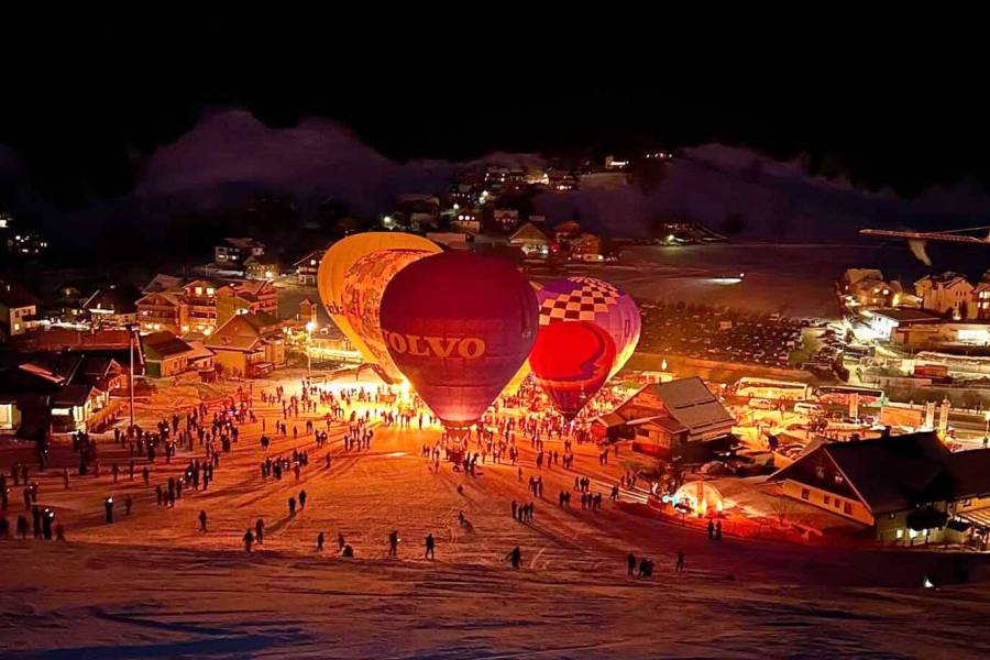 Ballonvaartbedrijf Sint Nyk vaart boven winterwonderland Oostenrijk
