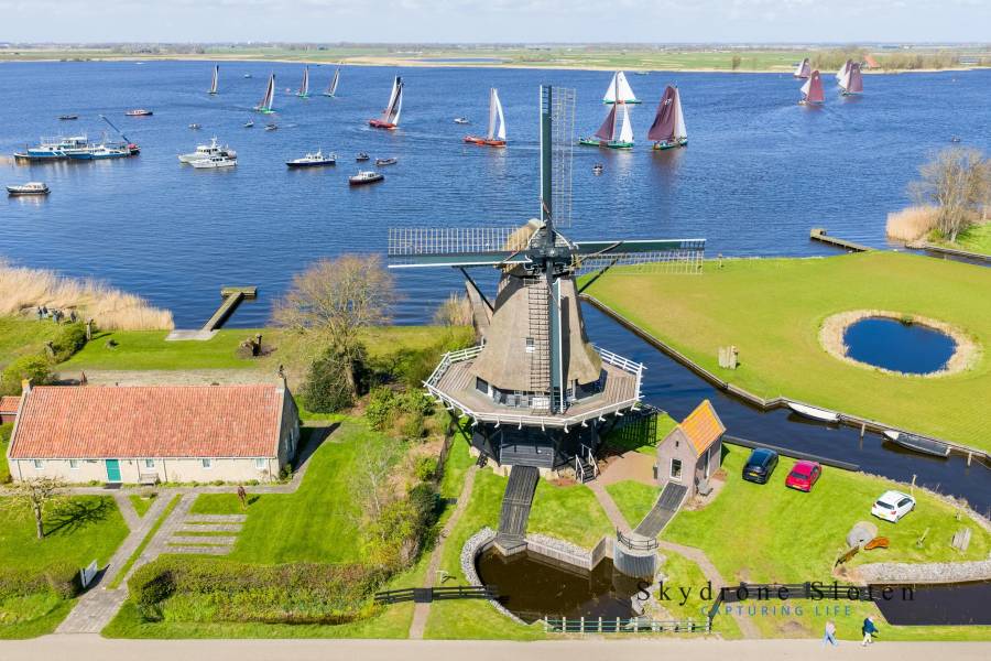 Vrijwilligers maken nieuwe vakantiespecial Dorpsblad Langweer