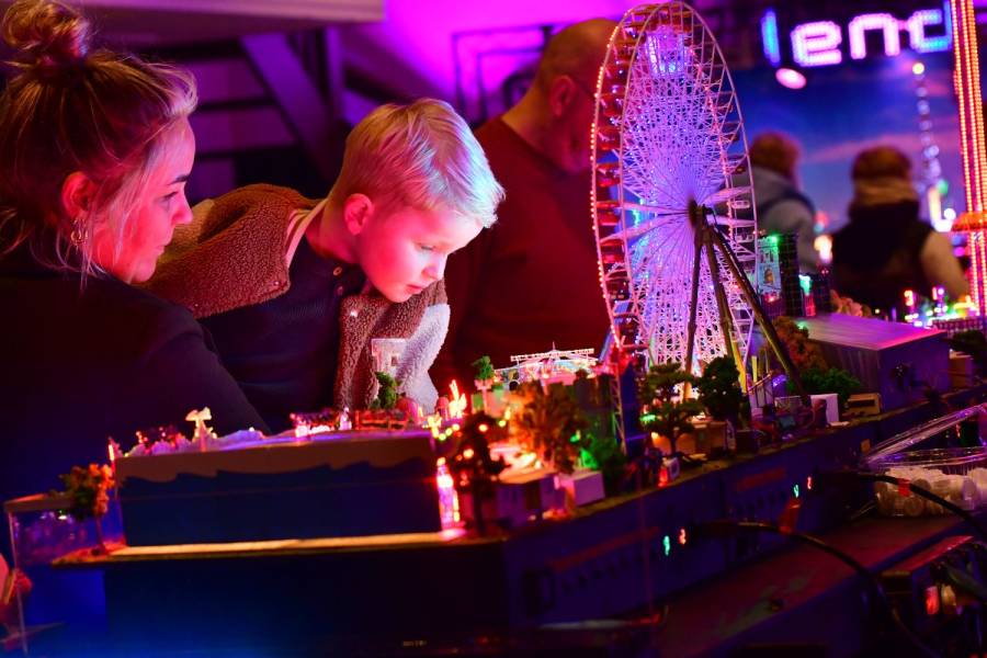 Veel belangstelling voor eerste dag Kermisexpo Sint Nyk