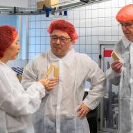 Proeven van eerste Mokka IJsjes bij Holiday Ice Sint Nyk