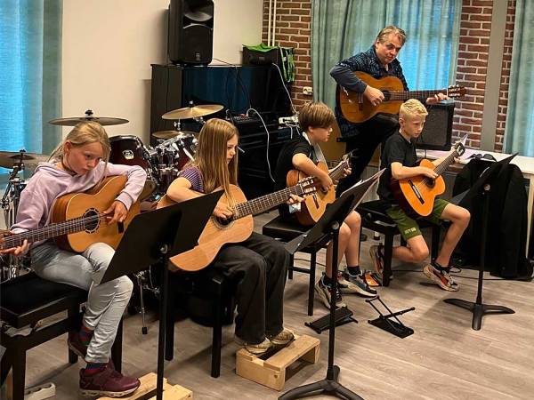 Kleine concerten na proeflessen op de gitaar