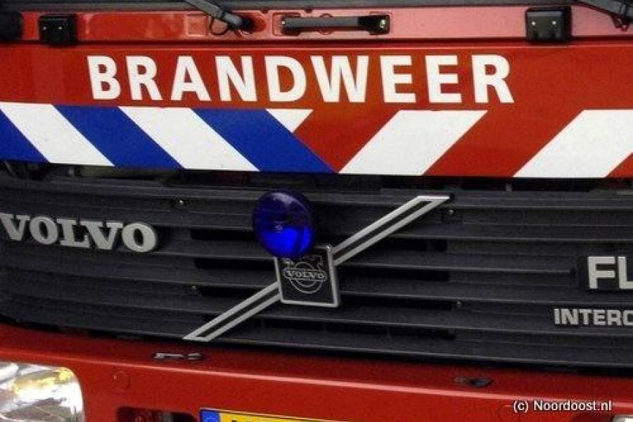 Jongeren uit keet schieten te hulp bij caravanbrand in Sint Nicolaasga